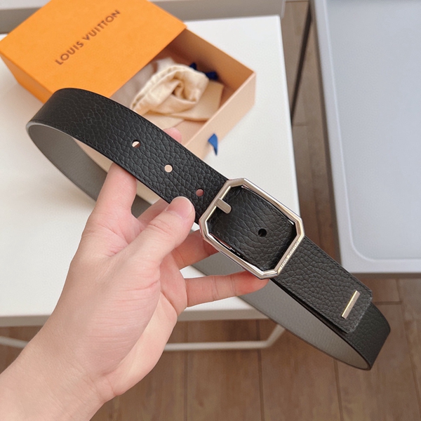 ルイヴィトンベルト背面デザイン